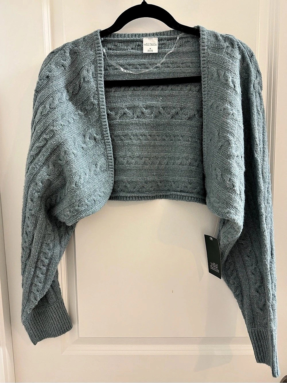 Wild Fable Cable Knit Cropped Shrug Cardigan Blue Medium NWT